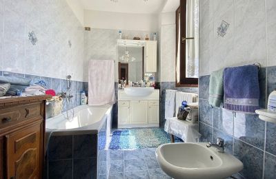 Historische Villa kaufen 28838 Stresa, Piemont:  Badezimmer