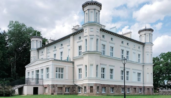 Schlosswohnung kaufen Lubiechowo, Westpommern,  Polen
