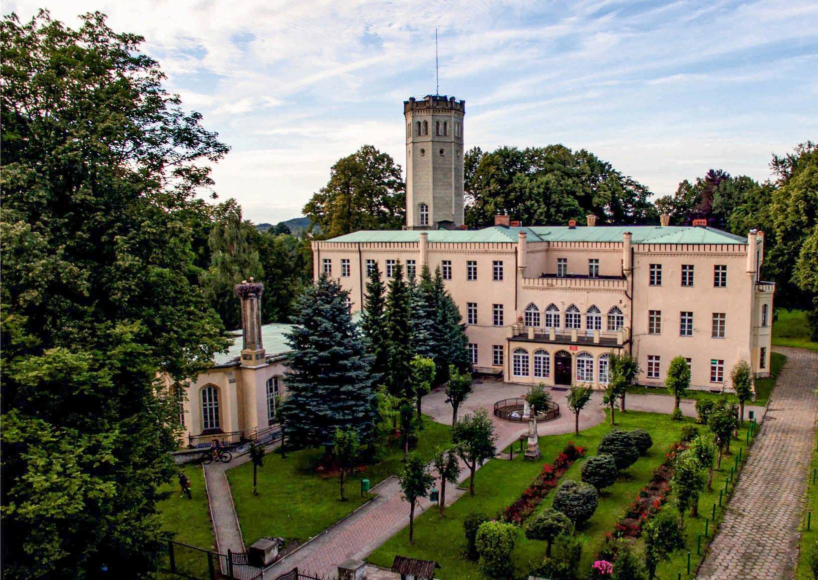 Schloss kaufen Mysłakowice, Sulkowskiego 2, Niederschlesien:  Drohne
