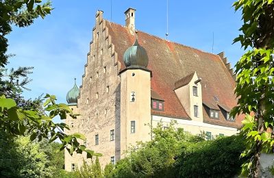 Karaktereiendommer, Schloss Eggersberg in Bayern, guter Wirtschaftsstandort