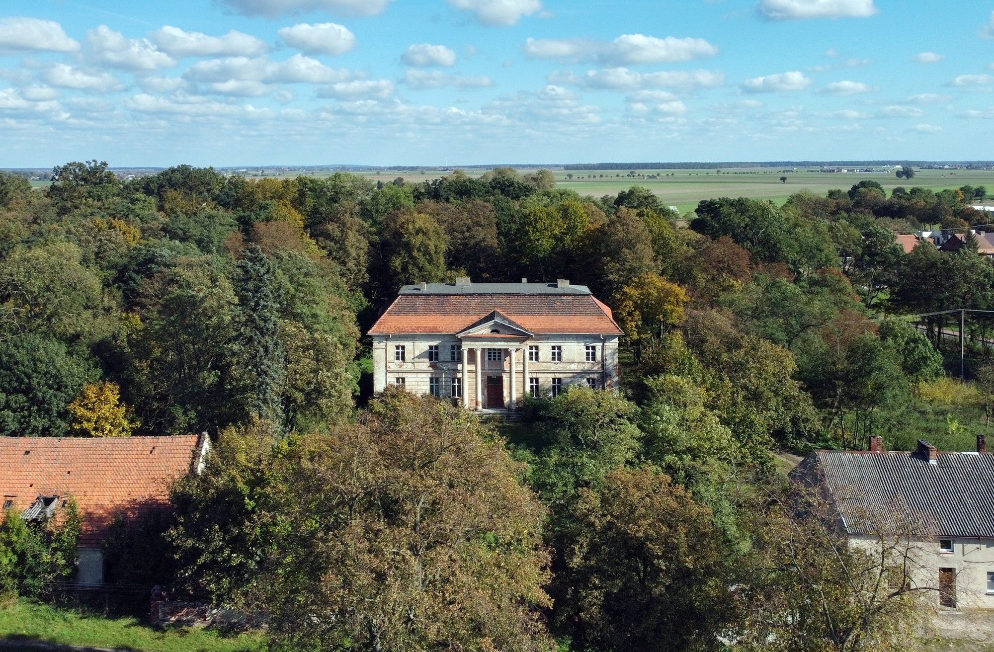 Fotos Neoklassizistisches Gutshaus in Granówko, Großpolen