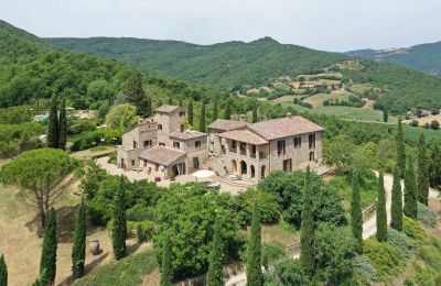 Landhus købe Badia Petroia, Umbria, Ejendom