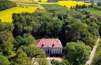 Karaktereiendommer, Pałac w Sławnikowicach, w pobliżu Zgorzelca / Görlitz