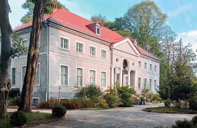 Ejendomme, Herregård i Polen nær Görlitz (Tyskland)