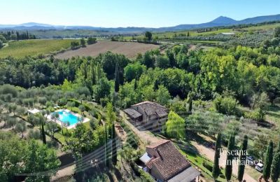 Landsted til salgs Chianciano Terme, Toscana, RIF 3061 Anwesen und Pool