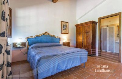 Lantgård till salu Chianciano Terme, Toscana, RIF 3061 Schlafzimmer 5 mit Blick in BZ