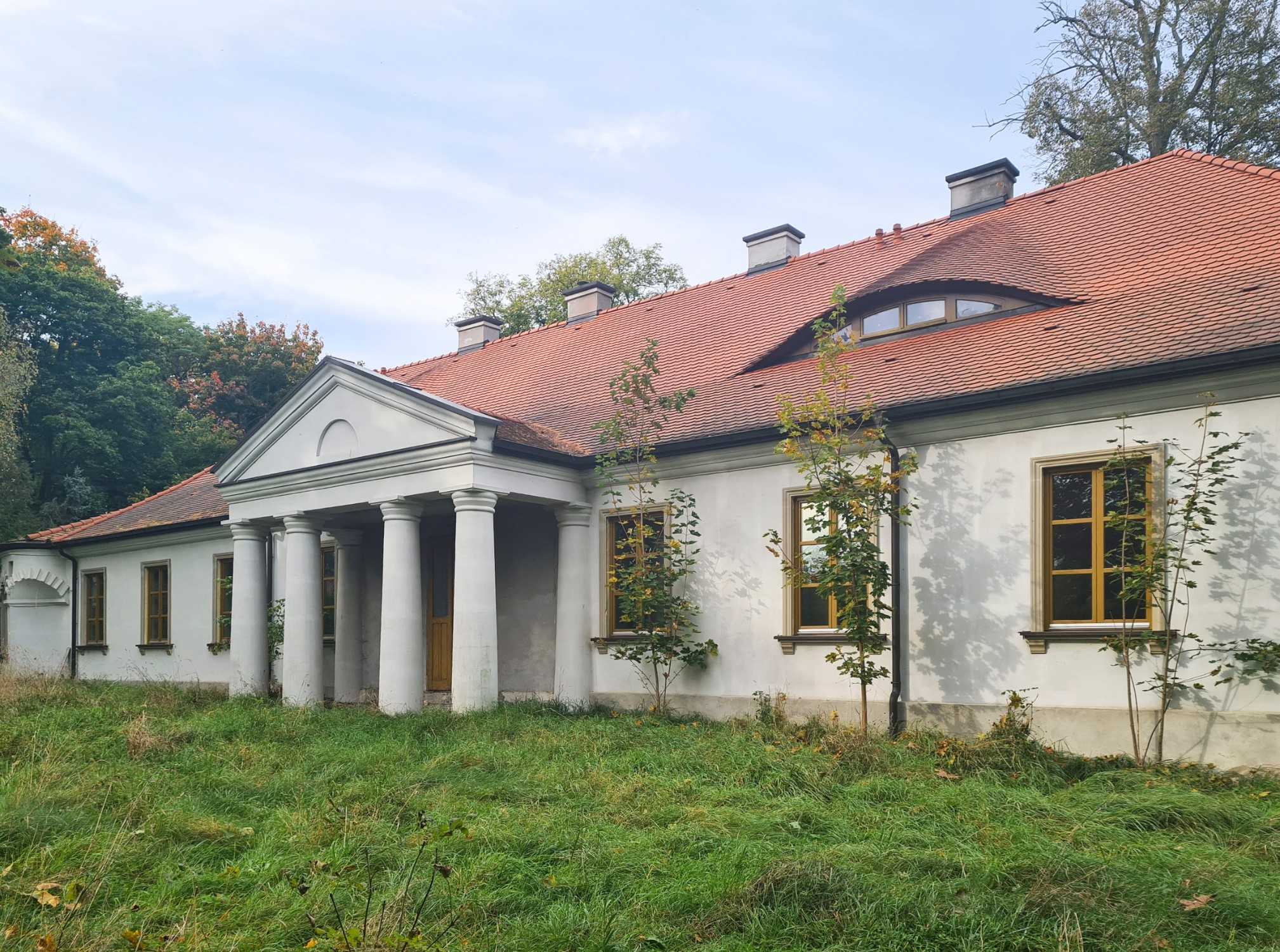 Billeder Lille polsk herregård med park