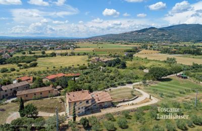 Landhus købe Cortona, Toscana, RIF 3085 Blick auf Landhaus und Umgebung