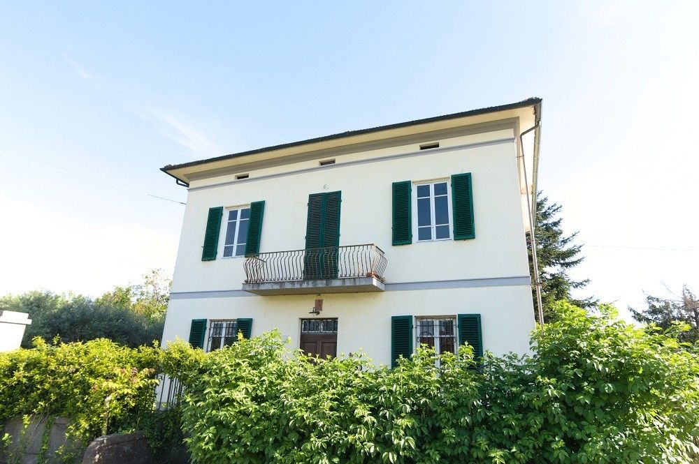 Images Geweldige art nouveau villa met dépendance en zwembad bij Lucca
