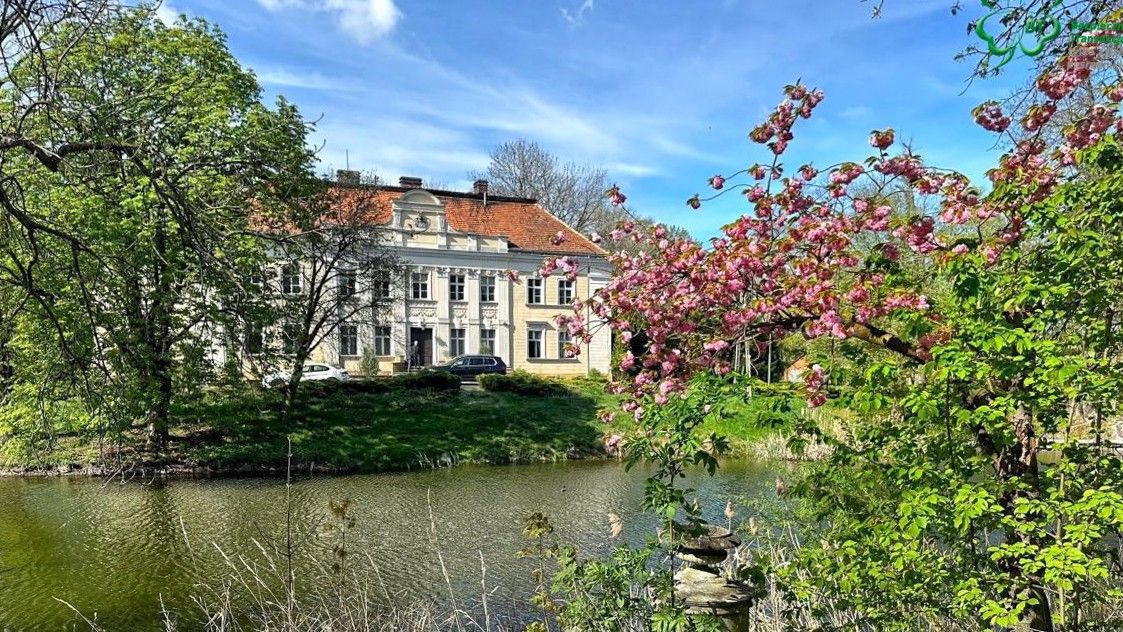 Bilder Herregård i klassisistisk stil i Stor-Polen