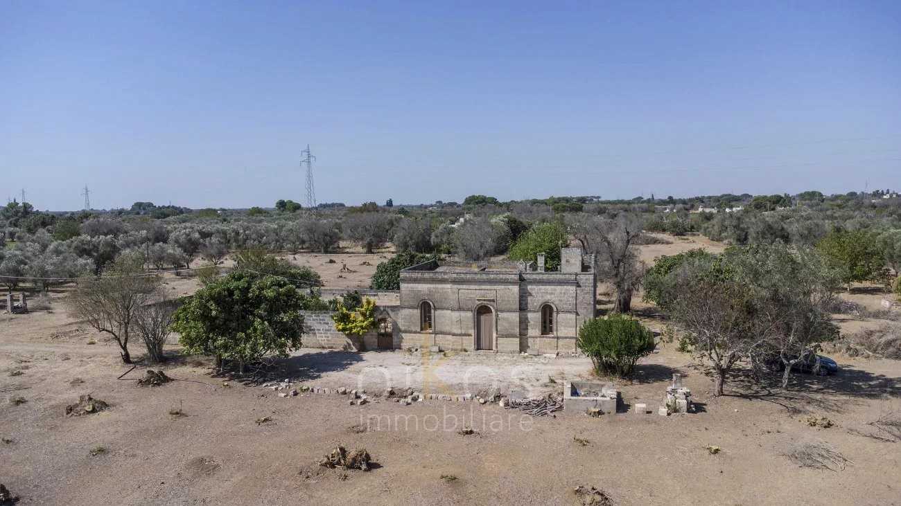 Fotos Herrschaftliches apulisches Landgut bei Oria mit 4 Hektar Land