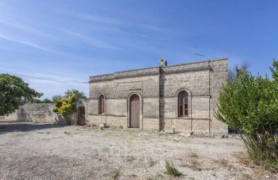 Herrenhaus/Gutshaus kaufen Oria, Apulien:  Vorderansicht