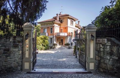 Historisk villa till salu 28838 Stresa, Piemonte, Inkörning