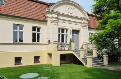 Karaktärsfastigheter, Exklusiv villa i Brandenburg - elegant och fullt möblerad