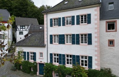 Karaktärsfastigheter, Historisches Stadthaus-Juwel, saniert, auf 5 Ebenen: Wohnen, Arbeiten, Ausstellen, ges. 234 m²