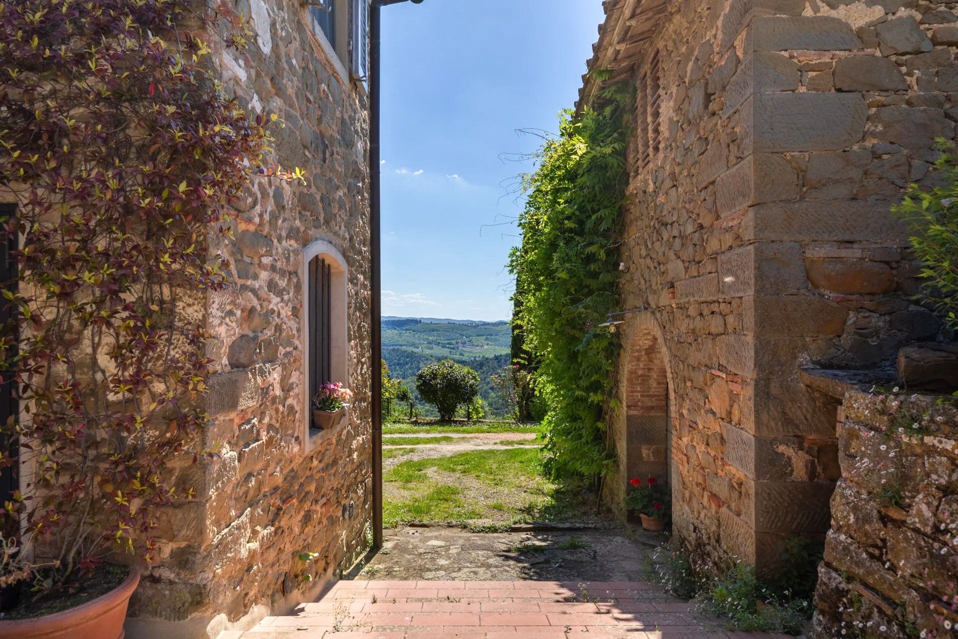 Images Gerenoveerde boerderij met karakter, nabij Greve in Chianti