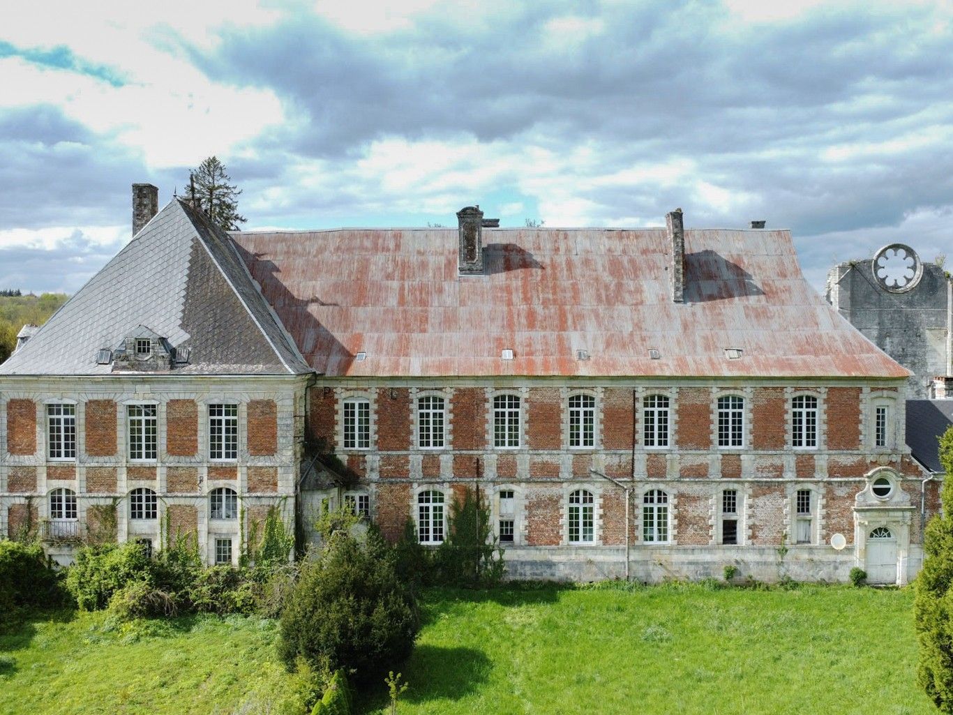 Bilder Gammalt kloster i Ardennerna, regionen Frankrike-Belgien