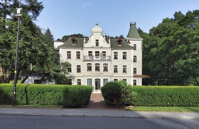 Historische villa te koop Duszniki-Zdrój, Wojska Polskiego 10, województwo dolnośląskie, Vooraanzicht