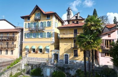 Historische Villa kaufen Bee, Piemont, Fassade