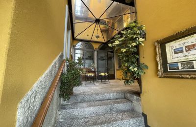 Historische villa te koop Bee, Piemonte, Ingang