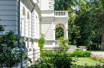 Schloss kaufen Masowien, Seitenansicht