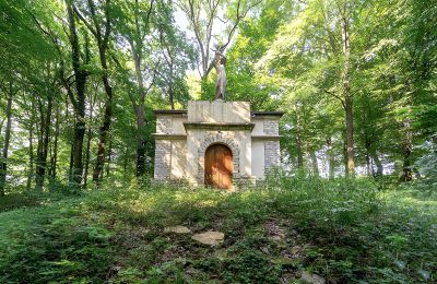 Herrgård till salu Poręba Żegoty, Ruiny Dworu Szembeków, województwo małopolskie, Mausoleum