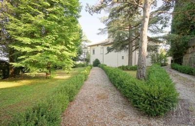 Historisk villa till salu Gragnano, Toscana, Inkörning