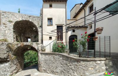 Ejendomme, Antica casa in Cesi  Terni