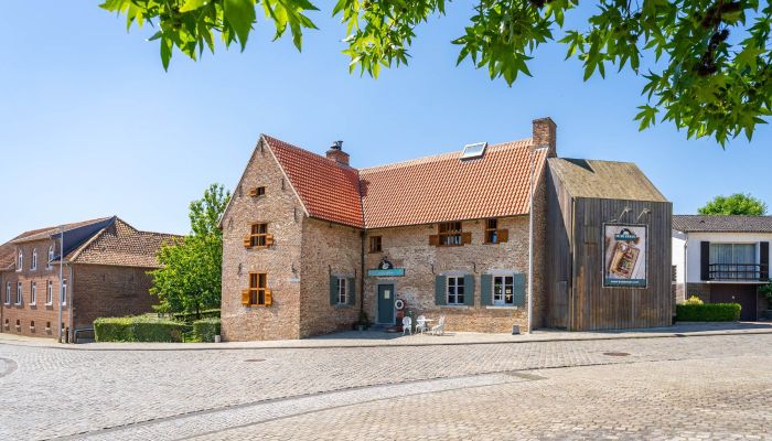 Stadshus till salu 3800 Sint-Truiden, Vlaanderen,  Belgien