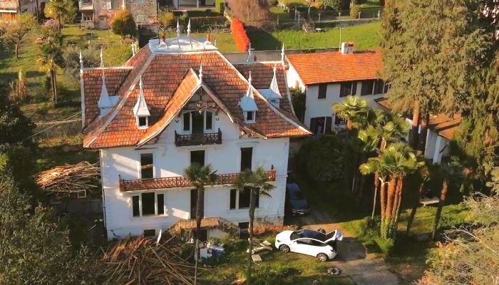 Wohnung in historischem Gebäude kaufen Verbania, Piemont,  Italien