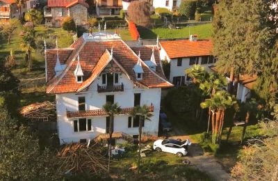 Karaktärsfastigheter, Elegant lägenhet i renoverad villa i Verbania