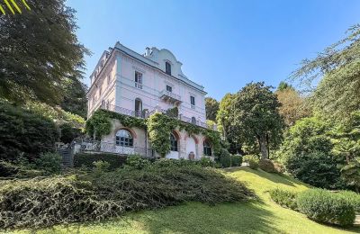 Charakterimmobilien, Wohneinheit in der Villa Amalia in Stresa - Seeblick und Privatstrand