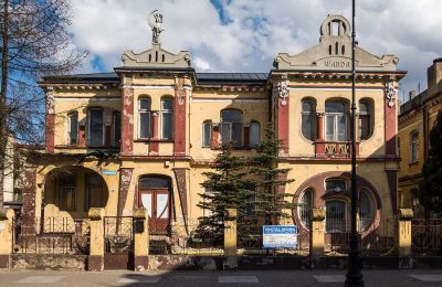 Karaktereiendommer, Willa Wanda i Piotrków Trybunalski