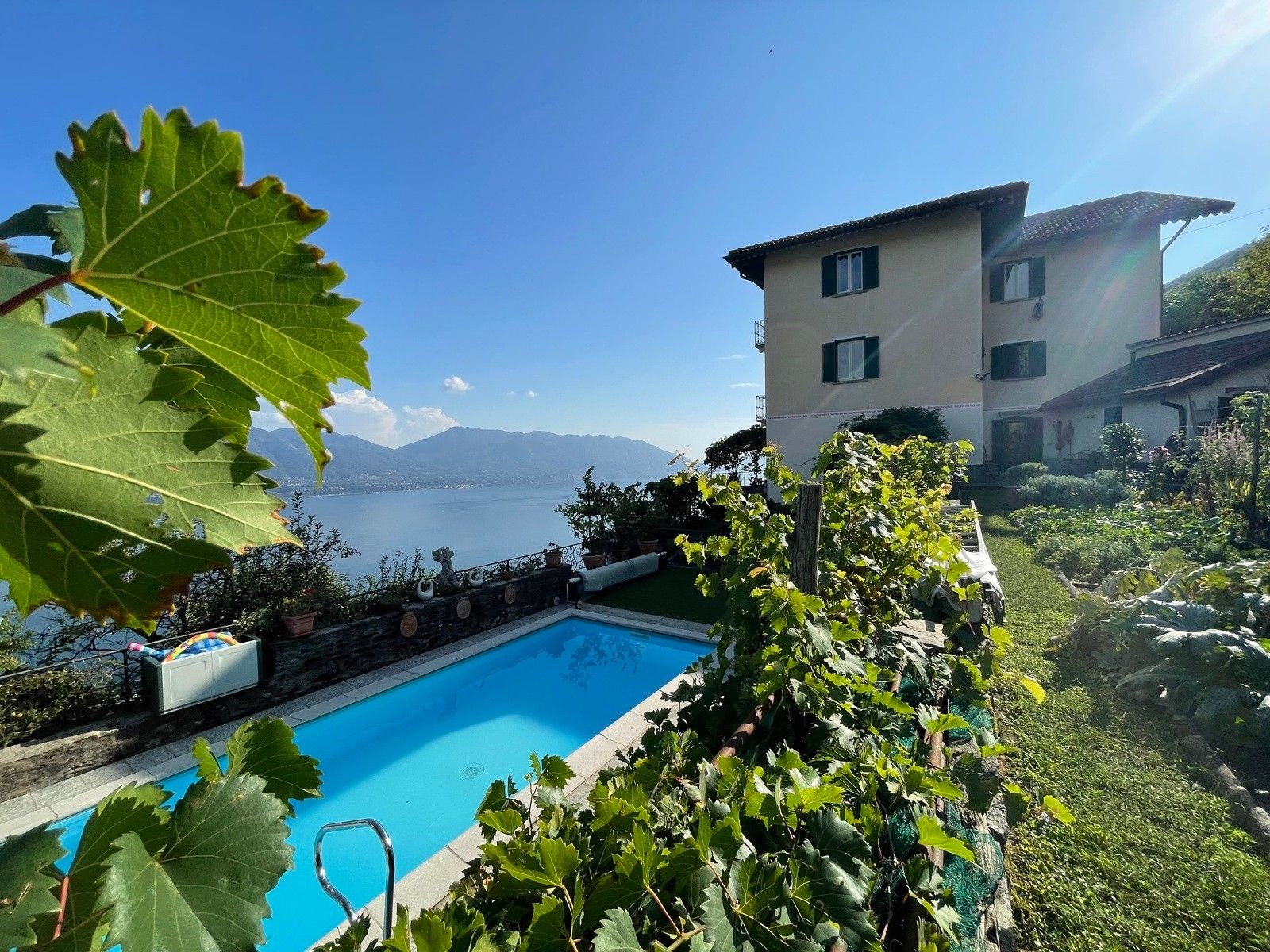 Bilder Villa med utsikt over innsjøen i Cannero Riviera, Lago Maggiore