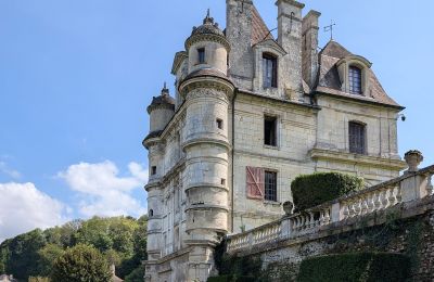 Karaktereiendommer, Fransk slott og praktfulle hager, 60 km fra Paris