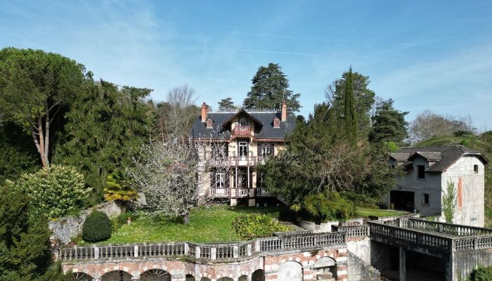 Historisk villa købe Bagnères-de-Bigorre, Occitanie,  Frankrig