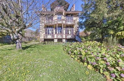 Historisk villa till salu Bagnères-de-Bigorre, Occitanie, Bakifrån