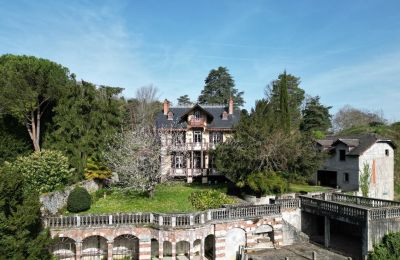 Historisk villa till salu Bagnères-de-Bigorre, Occitanie, Utsikt utifrån