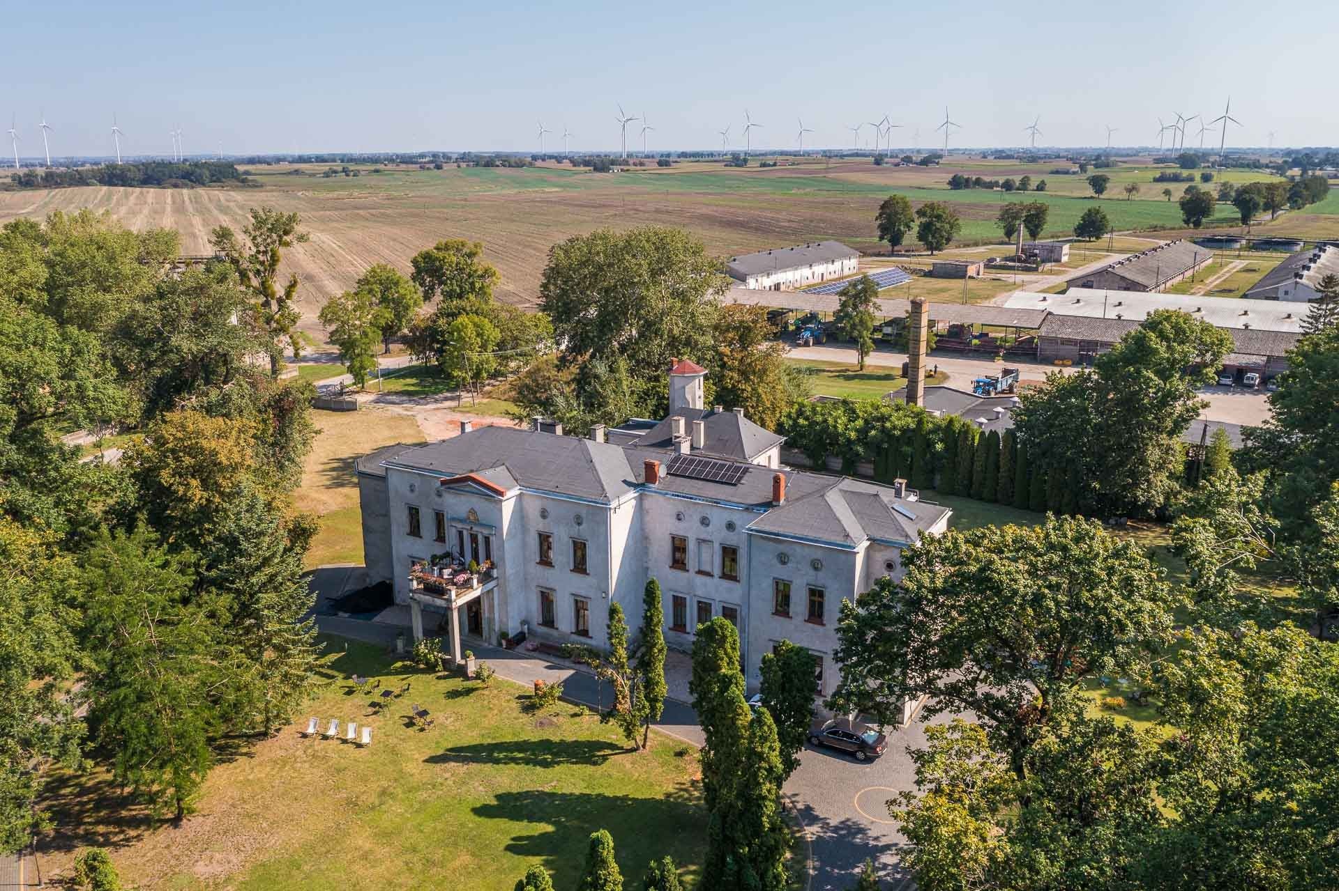 Fotos Herrenhaus mit Hotel und Gastronomie, 6 Hektar Park