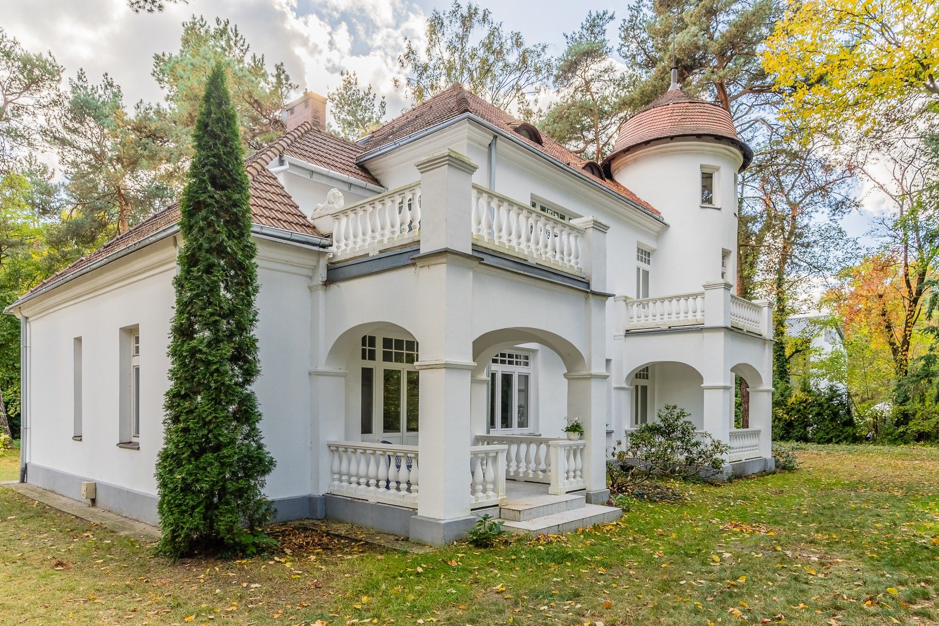 Billeder Renoveret villa i den fashionable sydlige del af Warszawa