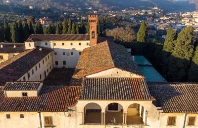 Ejendomme, Enestående investeringsejendom for investorer fra Danmark: Kloster i Toscana