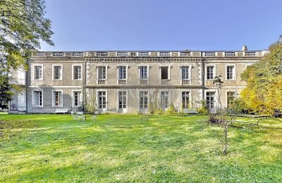 Karaktärsfastigheter, Moderniserat slott med park nära Toulouse