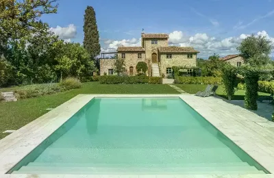 Edelstahlschwimmbecken und ihre Vorteile, <a href="/expose/italien-toskana-landhaus-montepulciano-19.-jh./100002098896390" target="_blank">Toskana-Landhaus mit Pool in Montepulciano</a>