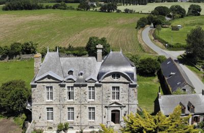 Slott till salu Lamballe, Le Tertre Rogon, Bretagne, Drönarbild