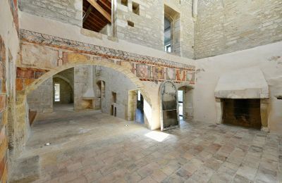 Slott till salu Uzès, Occitanie, Innergård