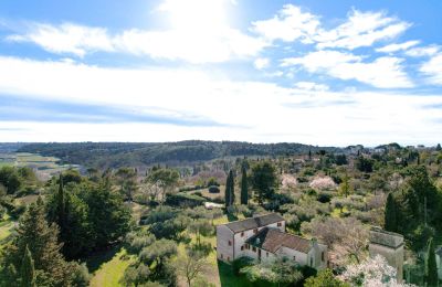 Landhus købe Uzès, Occitanie, Ejendommens omgivelser