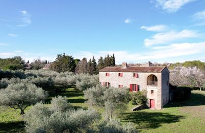 Landsted til salgs Uzès, Occitanie, Dronefoto