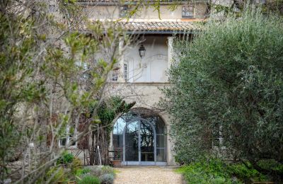 Charakterimmobilien, Historisches Anwesen mit Garten und antikem Weinkeller in der Nähe von Uzès