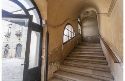 Schloss kaufen Parabita, Apulien, Treppe