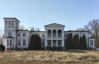 Slott till salu Lubstów, Pałac w Lubstowie, województwo wielkopolskie, Framifrån